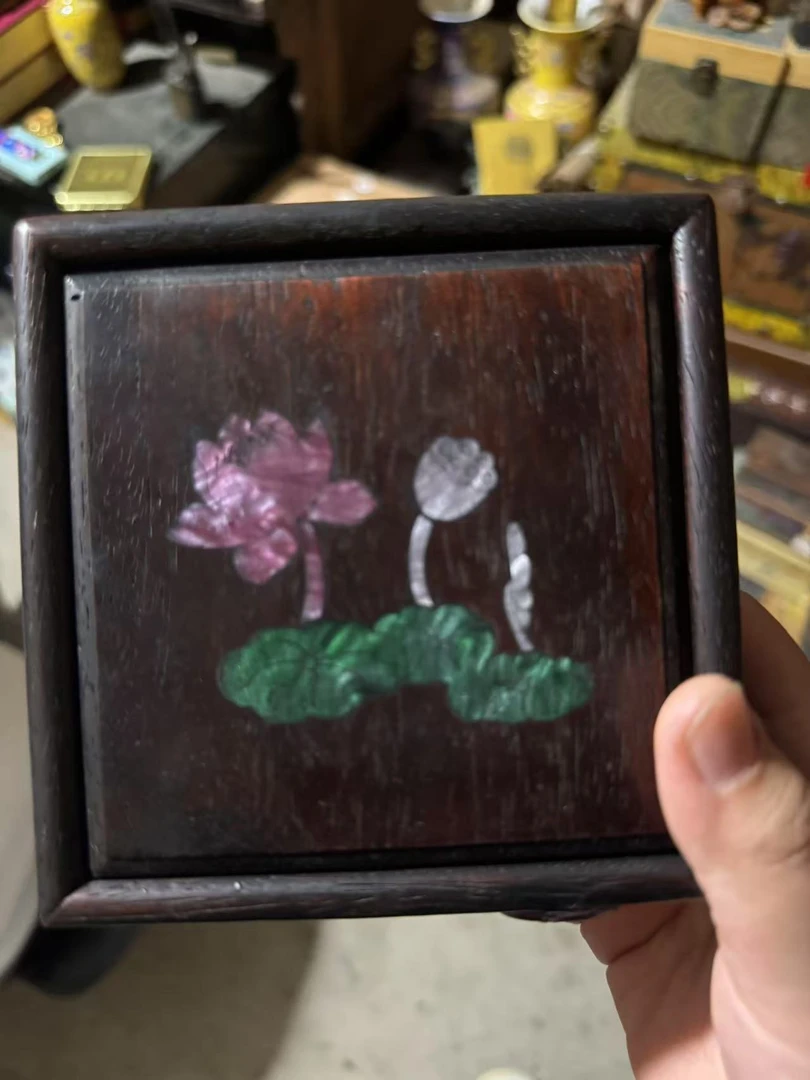 精品摆件一个白镯子