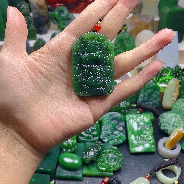 和田玉未镶嵌珠宝半成品