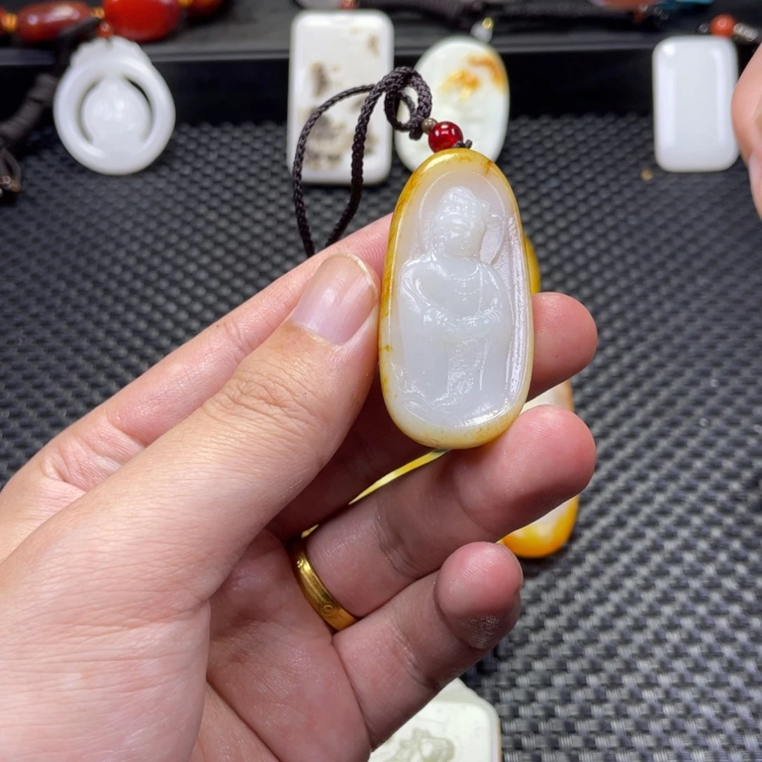 颈饰未镶嵌和田玉