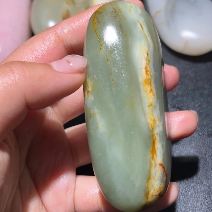 和田玉未镶嵌珠宝奇石