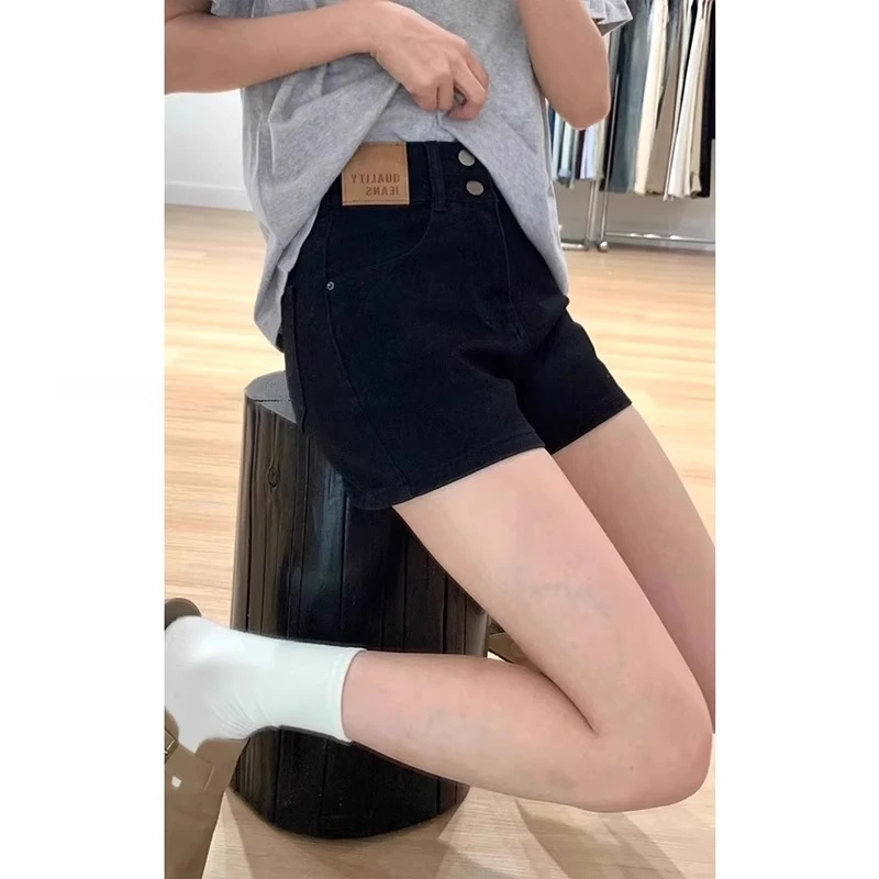 雪千羽黑色弹力辣妹牛仔短裤女夏2025新款小个子高腰a字提臀热裤