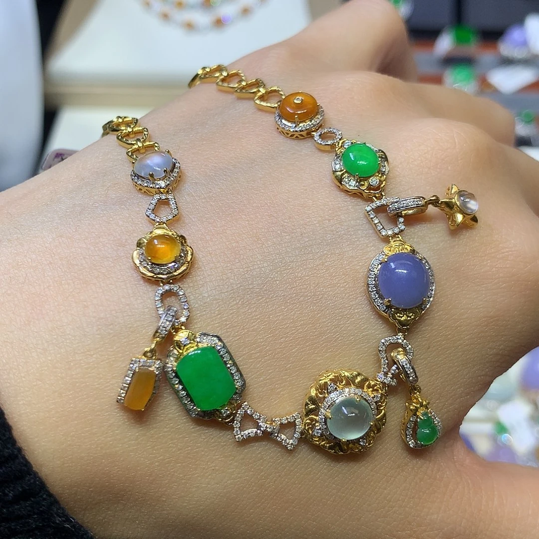 翡翠18K金镶嵌颈饰