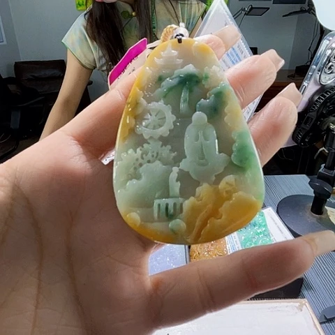 颈饰未镶嵌翡翠一个