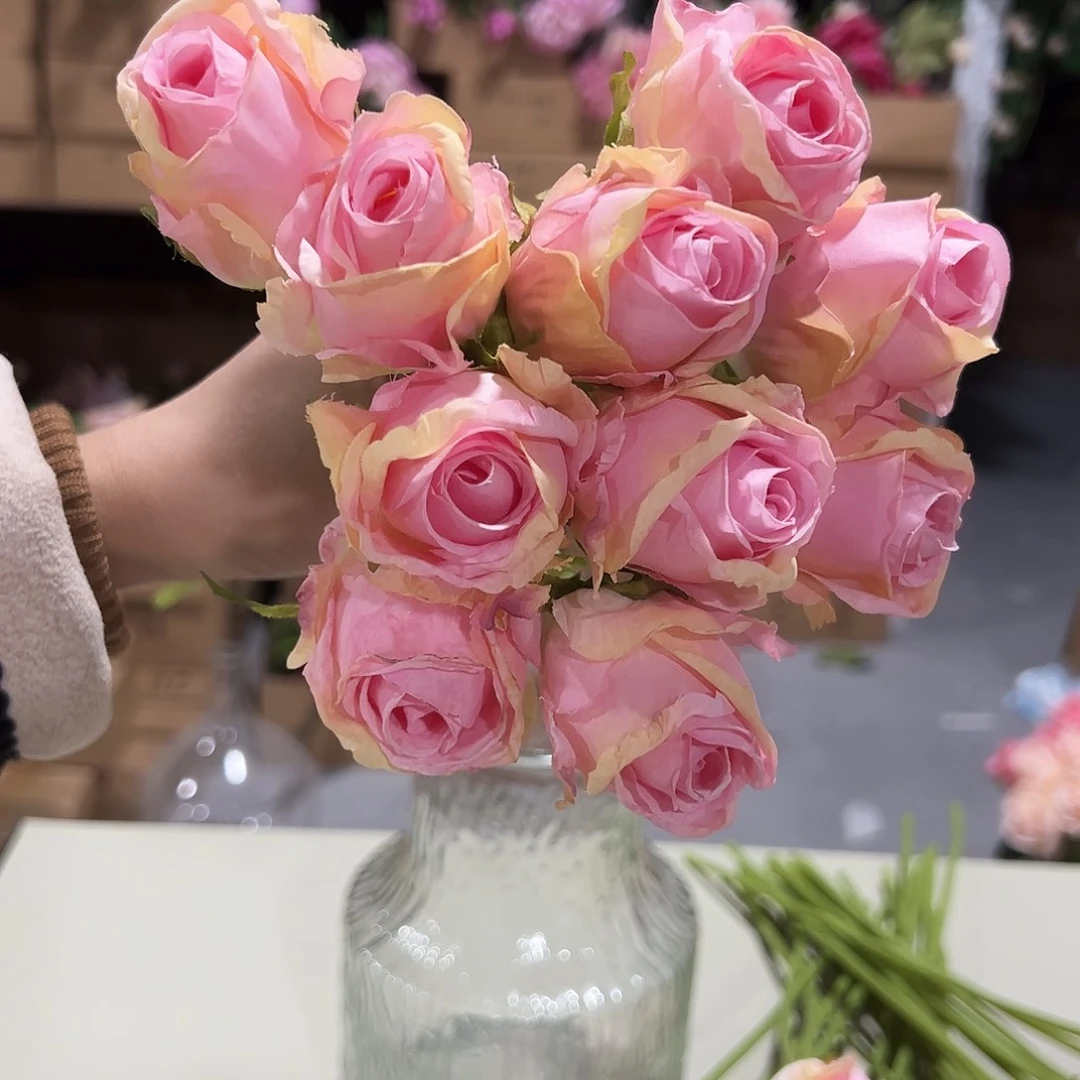 10枝泡泡玫瑰。