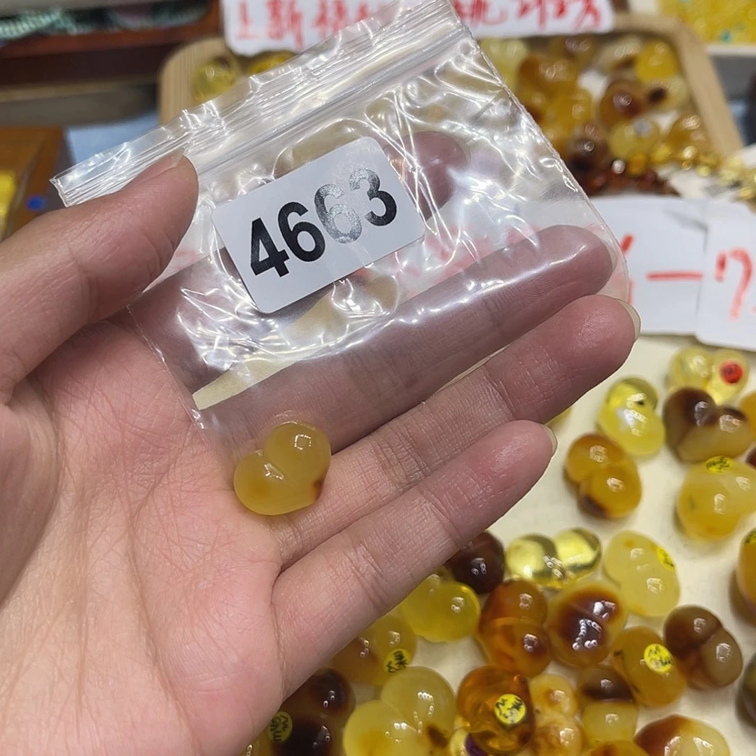 琥珀未镶嵌珠宝奇石蜜蜡