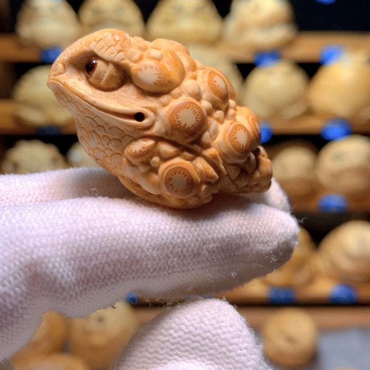 竹H*@竹根雕精工拇指金蟾