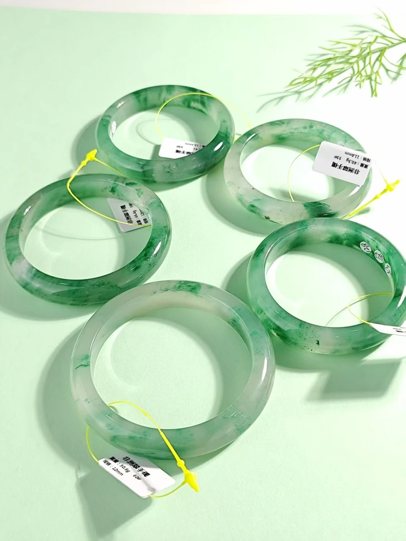 【专拍链接】天然非洲翠 冰飘花绝美贵气珠宝玉手镯 多样性发其一 6