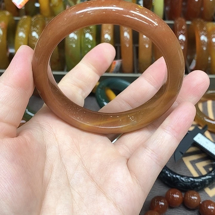 未镶嵌透闪石-蛇纹石玉手镯