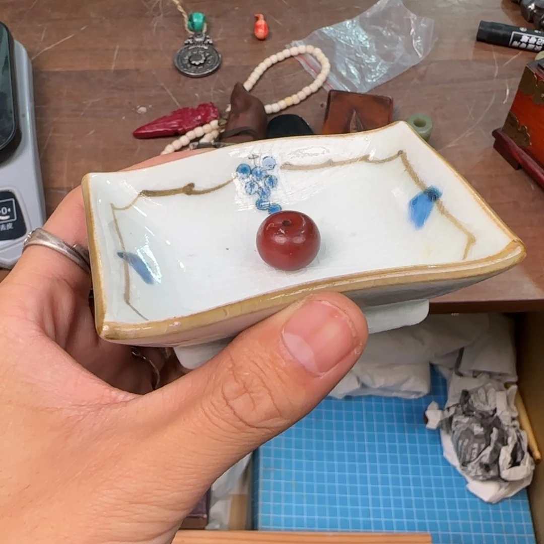 农***鱼陶瓷孤品单件车里拍的