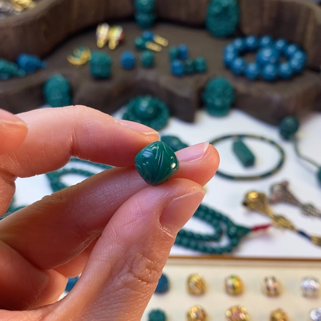 琉璃颈饰地狱色10mm博古