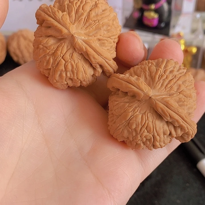 文玩核桃把件一*白狮子