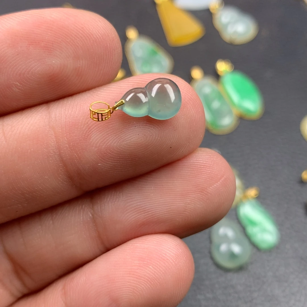 【闪购商品】颈饰18K金镶嵌翡翠翡翠