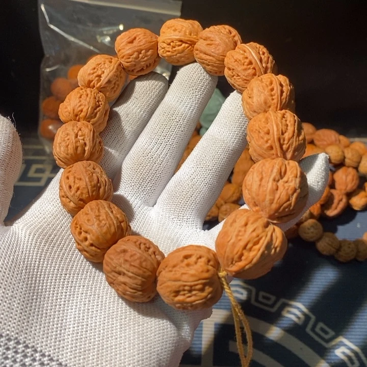 文玩核桃手串……28