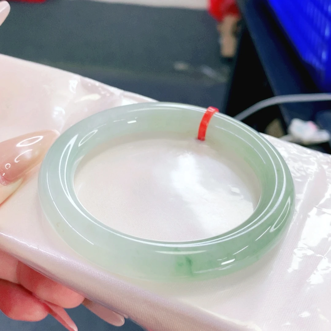 翡翠未镶嵌手镯53