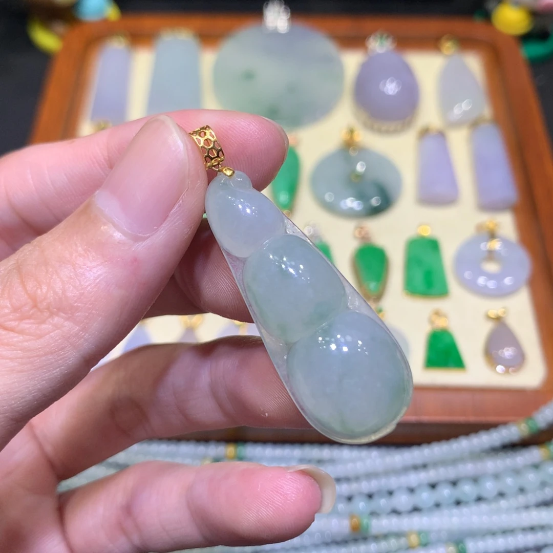 吊坠(不含链)18K金镶嵌翡翠