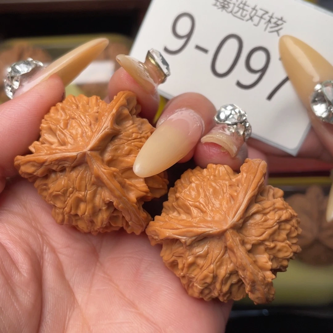 文玩核桃把件38全品盘山正奔