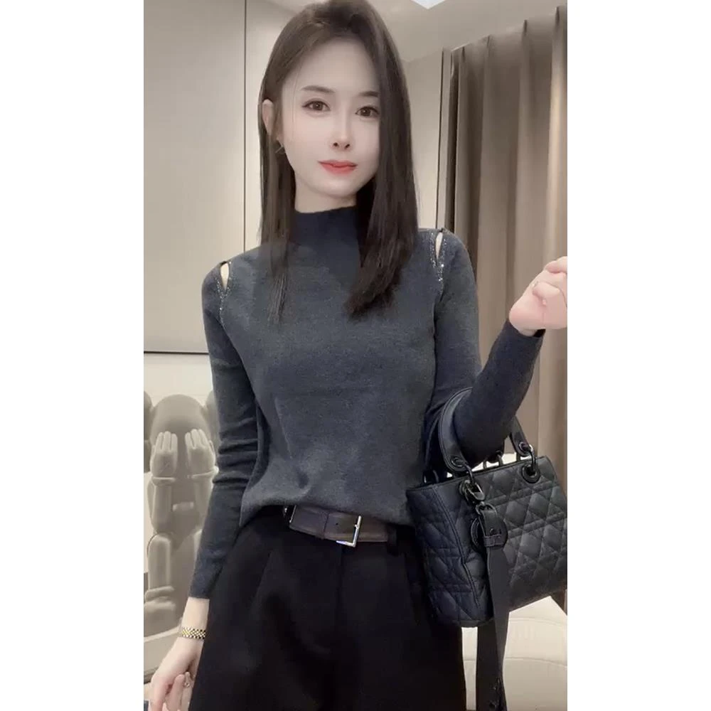 秋冬时尚烫钻露肩半高领打底针织衫女设计感显瘦长袖毛衣内搭上衣