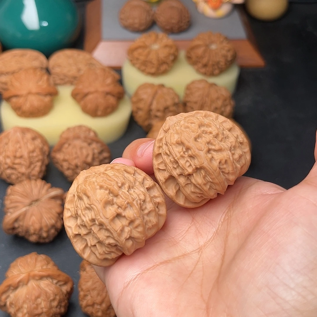 把件文玩核桃三角白全品38