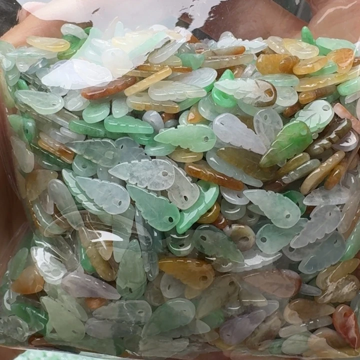未镶嵌挂件翡翠福利20个，不包邮，拍一单邮费发货