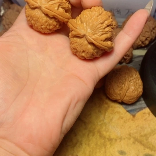 吊坠文玩核桃我**字白狮子