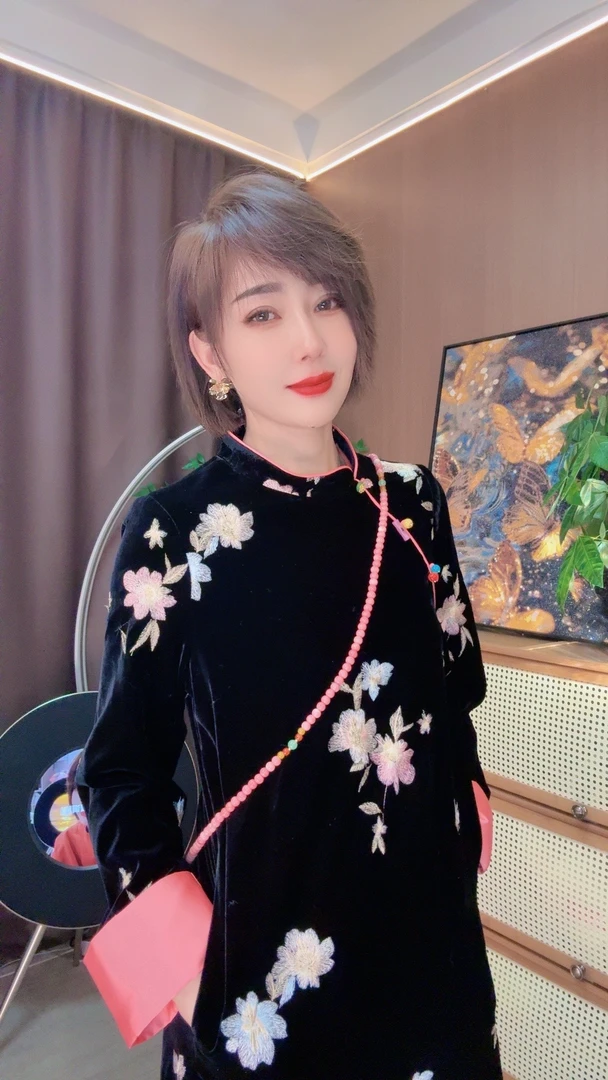 【露lu】繁花似锦新中式重磅真丝丝绒气质显瘦刺绣连衣裙