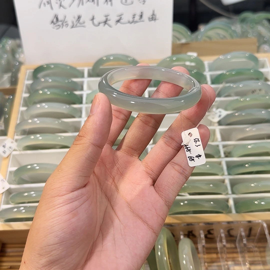 手镯玛瑙/玉髓未镶嵌没有售后圈口56.3