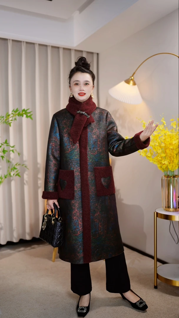 新款冬围巾加绒新款大码显瘦遮肉中老年妈妈装中长款大衣外套A53