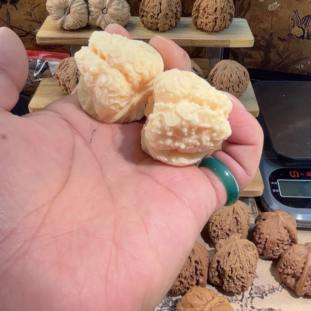 把件文玩核桃象牙果雕刻