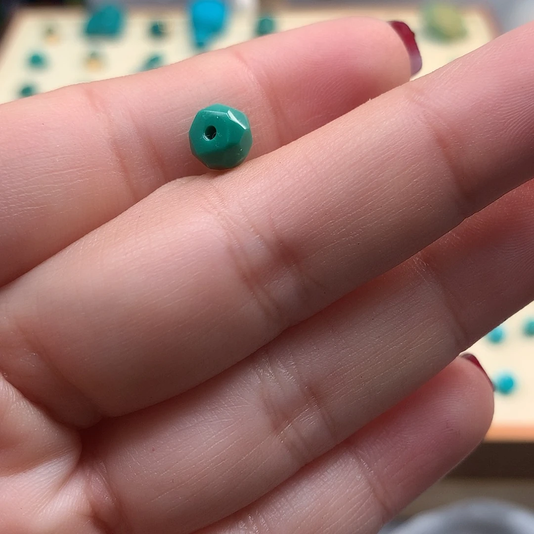 绿松石配饰未镶嵌