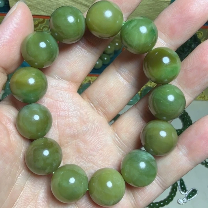 和田玉未镶嵌手串