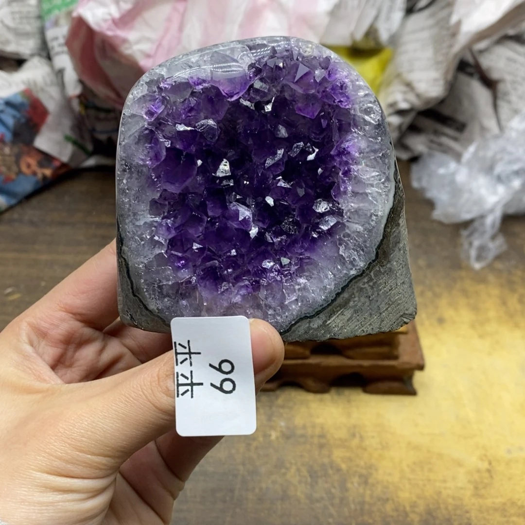 紫晶乌拉圭未镶嵌