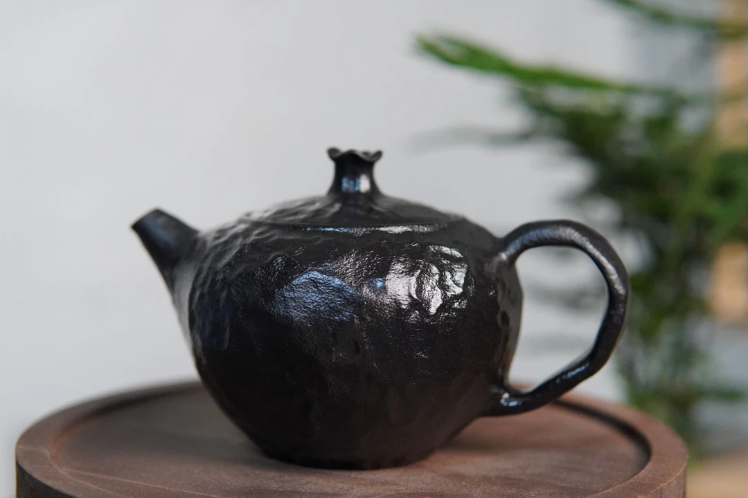 藏岩堂《宝珠》 7亿年冰碛岩  何伟强 整石手工雕刻冰碛岩石壶