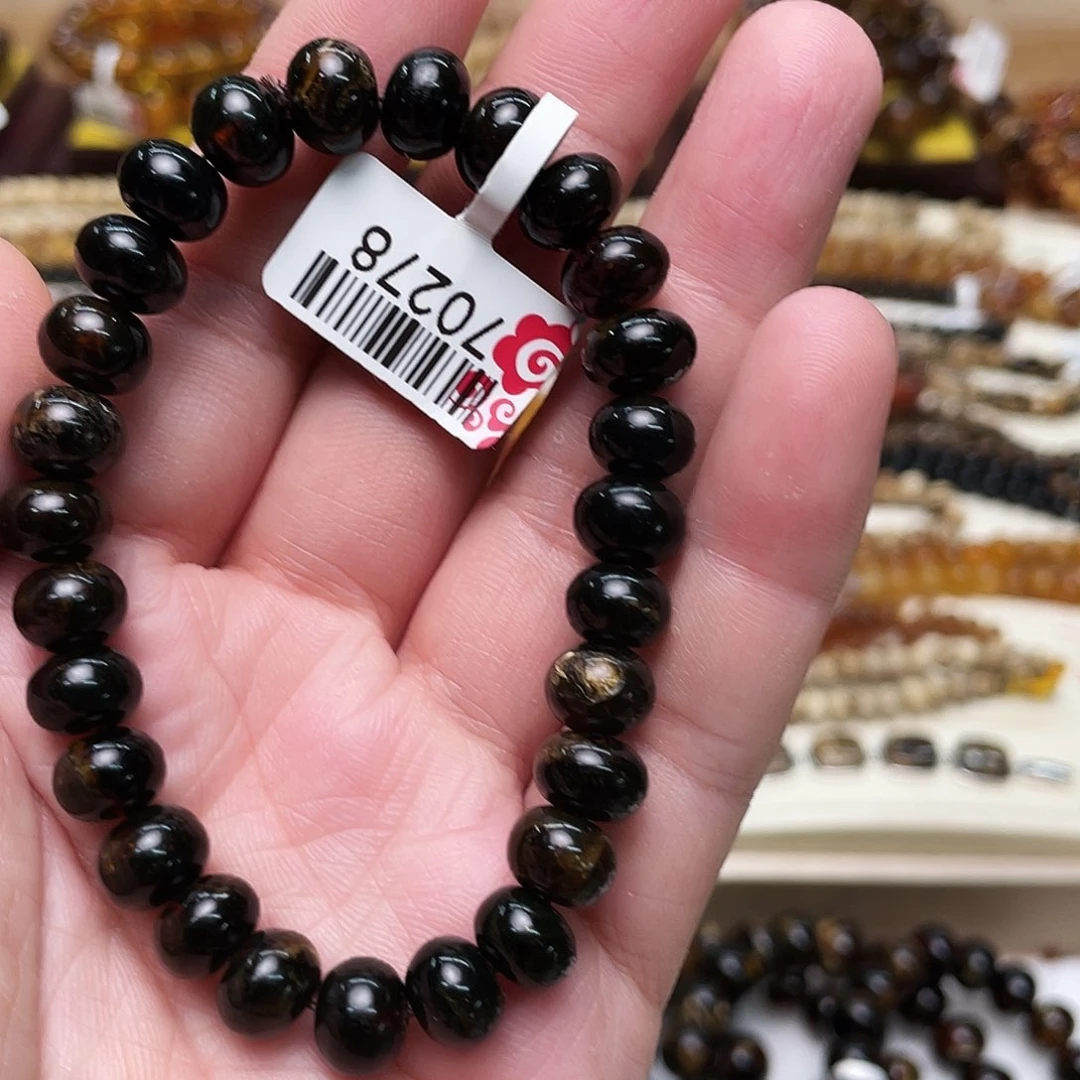 吃***猫未镶嵌琥珀裸石九70278