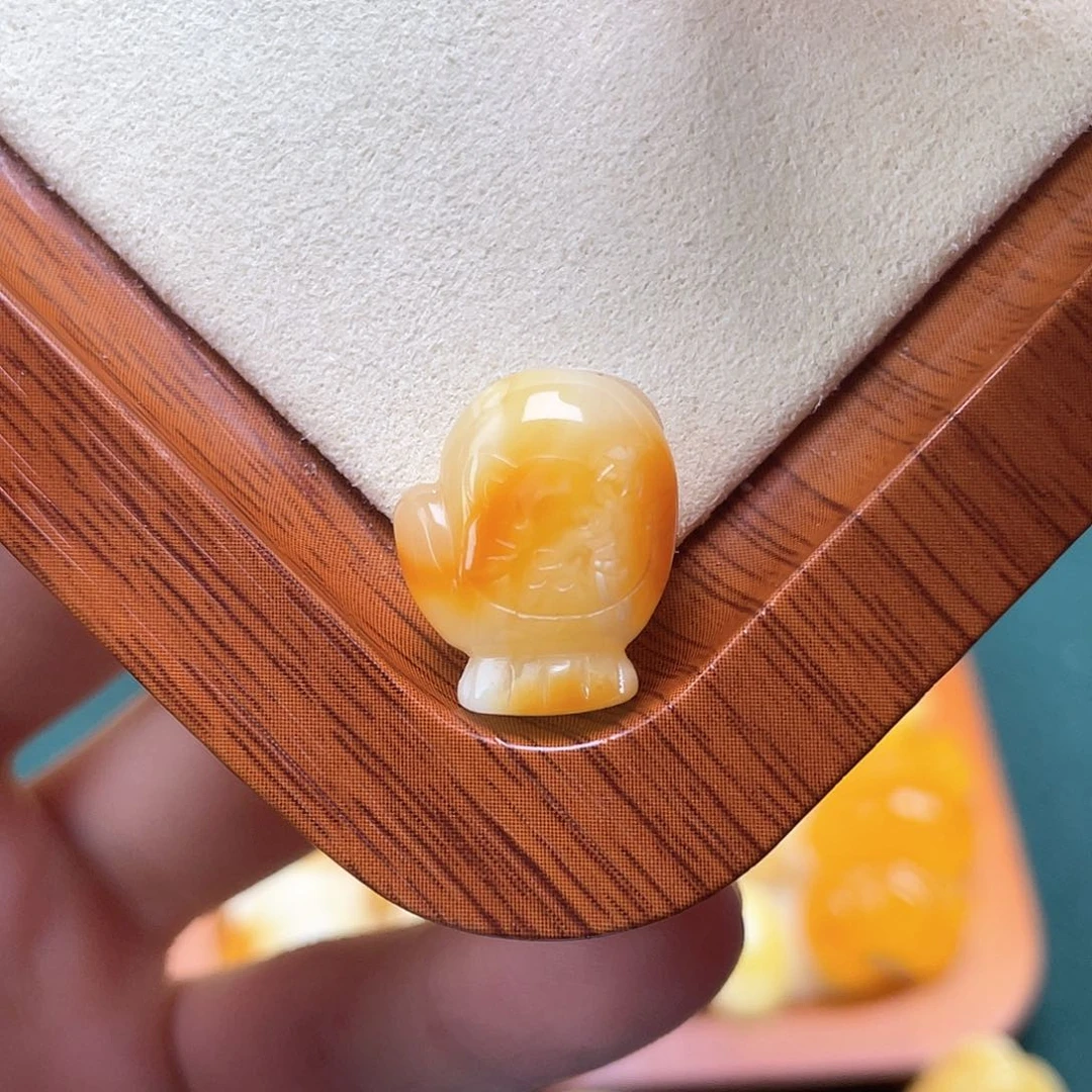 琥珀裸石未镶嵌蜜蜡