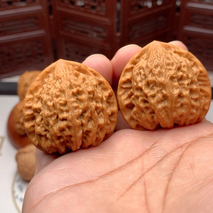 文玩核桃吊坠40大金牛10号