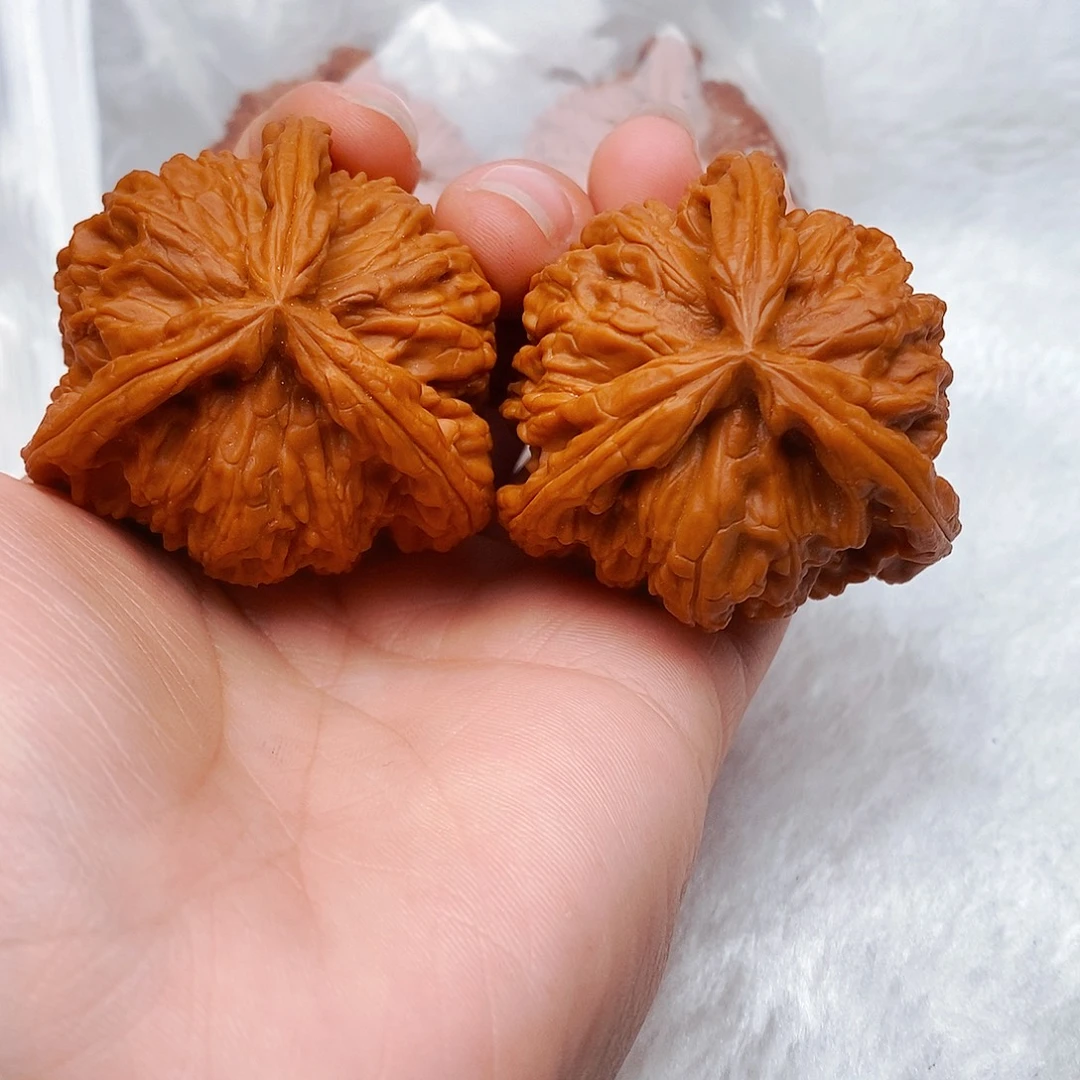 上***车文玩核桃吊坠三棱