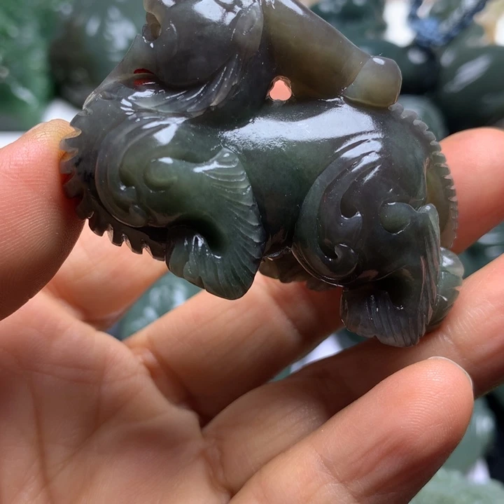 和田玉（糖玉）未镶嵌颈饰