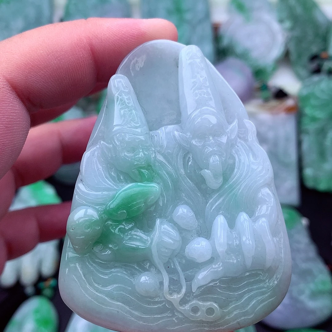 吊坠(不含链)未镶嵌翡翠
