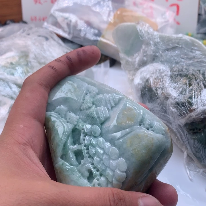 翡翠未镶嵌颈饰保真天然a货翡翠