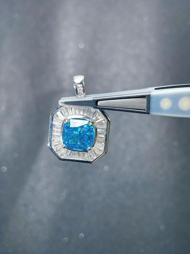 培育蓝宝石爱丽丝-轻奢高定天空蓝系列宝石吊坠251