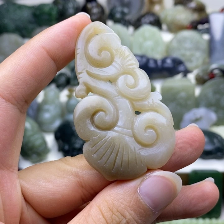 颈饰未镶嵌和田玉