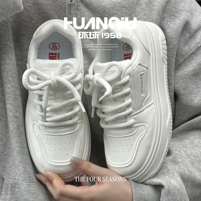 HUANQIU/环球时尚百搭白色厚底休闲板鞋女2025秋季新款增高小白鞋