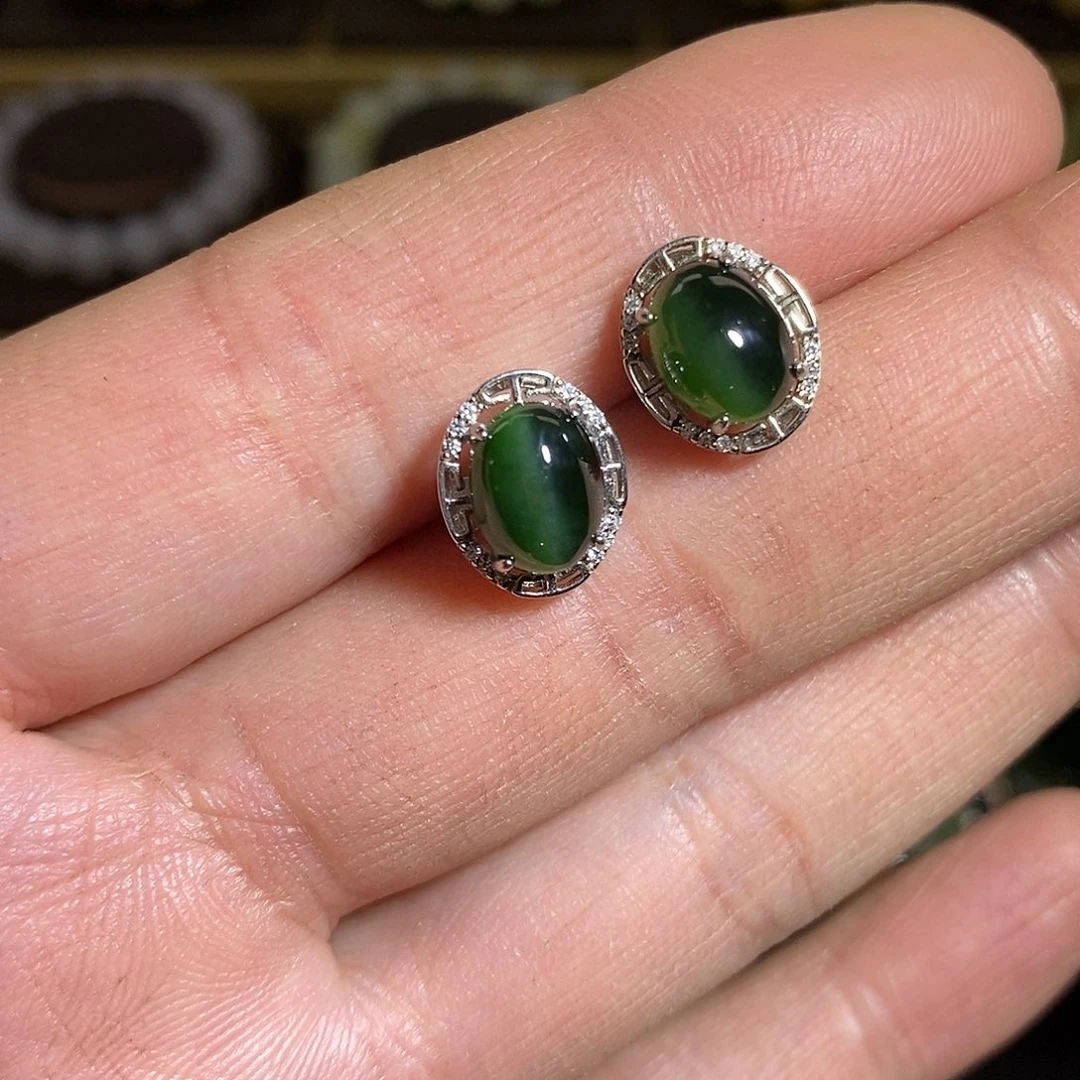 【闪购商品】银S925镶嵌和田玉（碧玉）耳钉