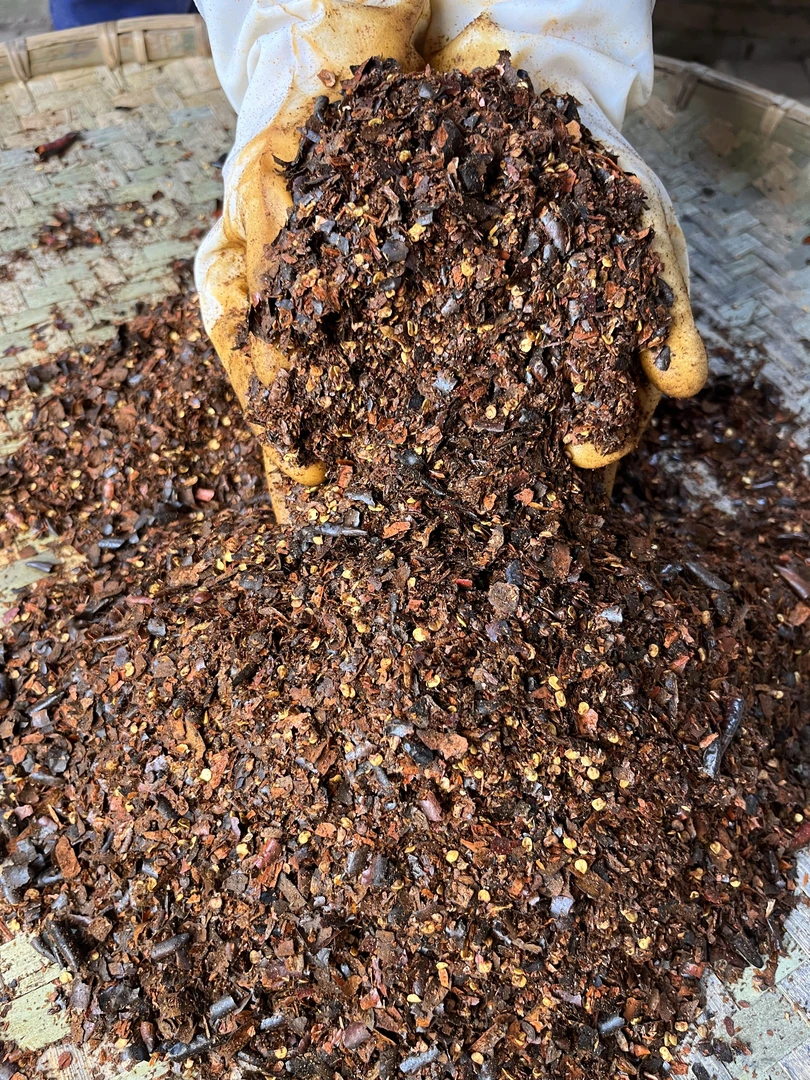 云南火刨辣椒面手搓丘北糊辣椒丘北柴火糊辣椒面小米贵州辣椒面