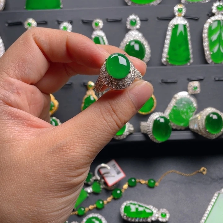 翡翠戒指未镶嵌翡翠戒指