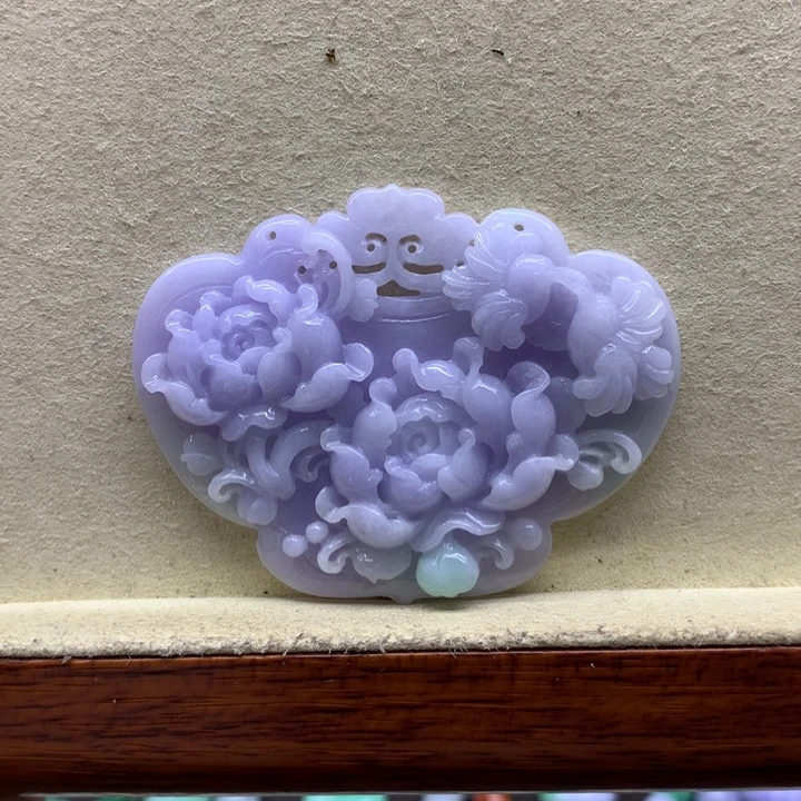 翡翠未镶嵌吊坠(赠链)