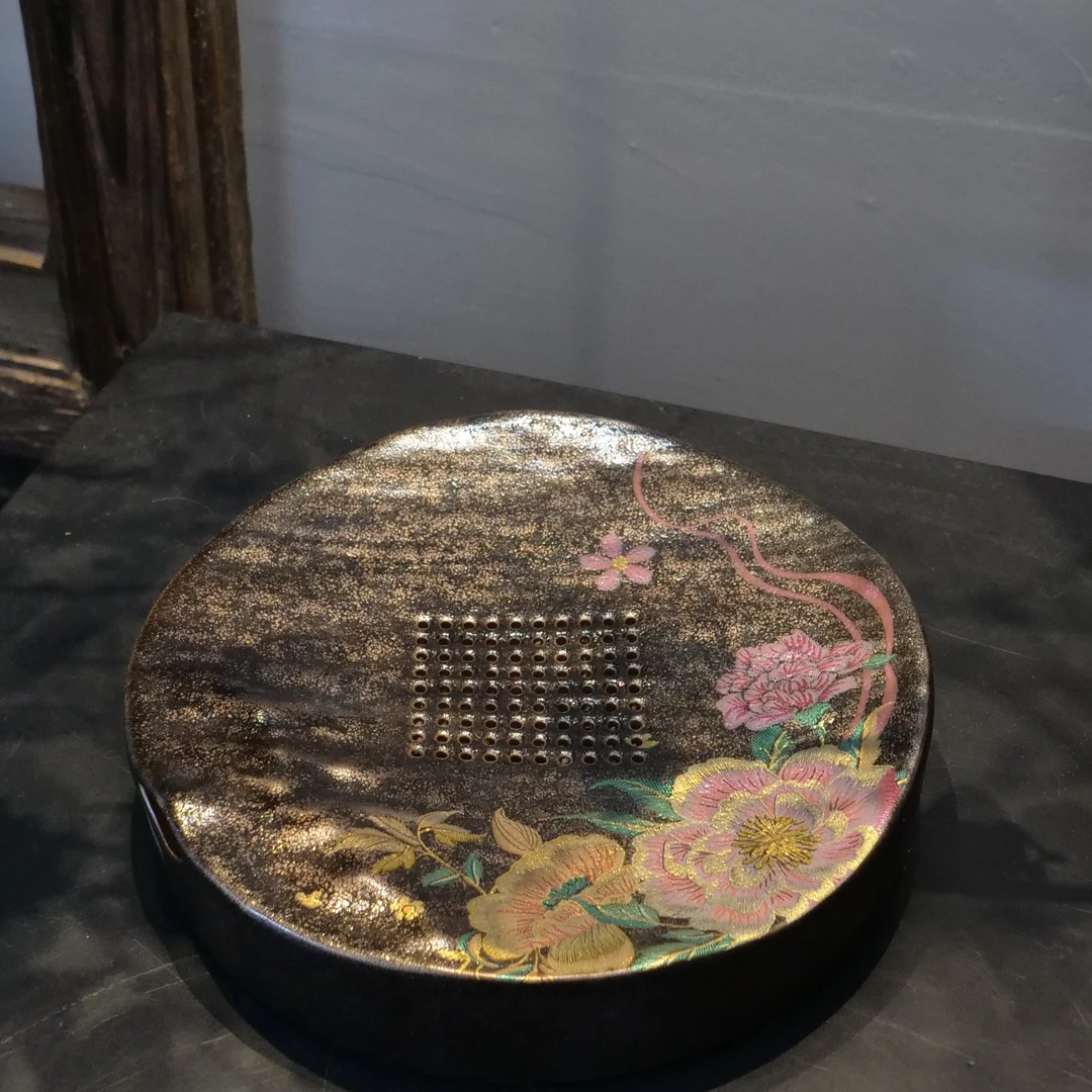四海【缂丝牡丹圆储水壶承】中式复古精美陶瓷茶道器具壶承直径16cm