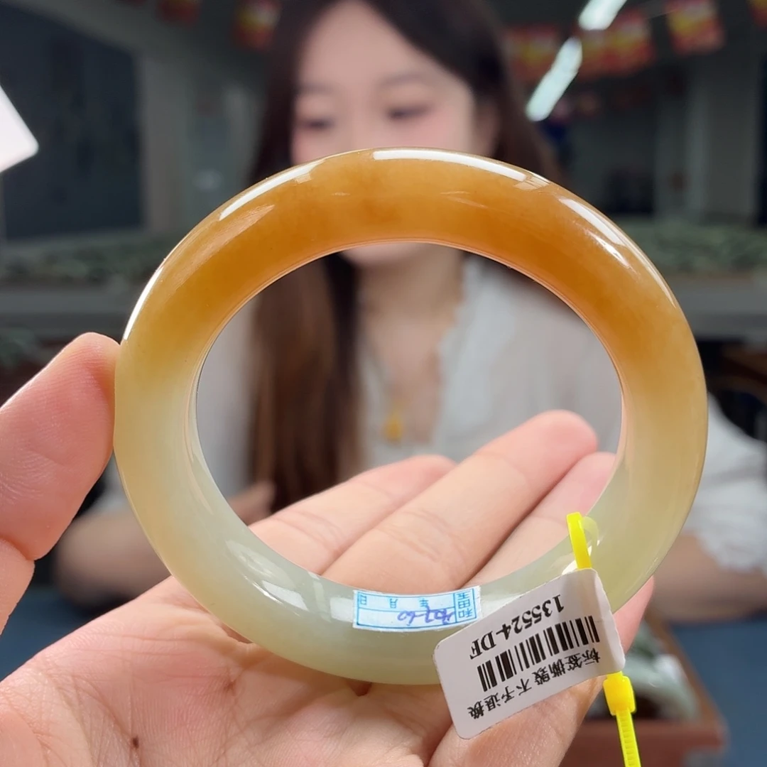 未镶嵌手镯和田玉5556