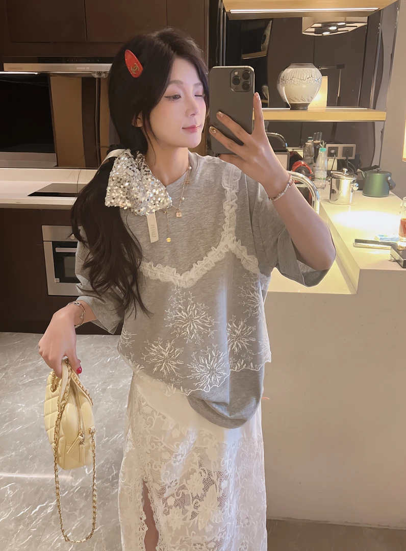 xxxwxz王希之 灰色/拼接蕾丝T恤#z1830（仅衣服）