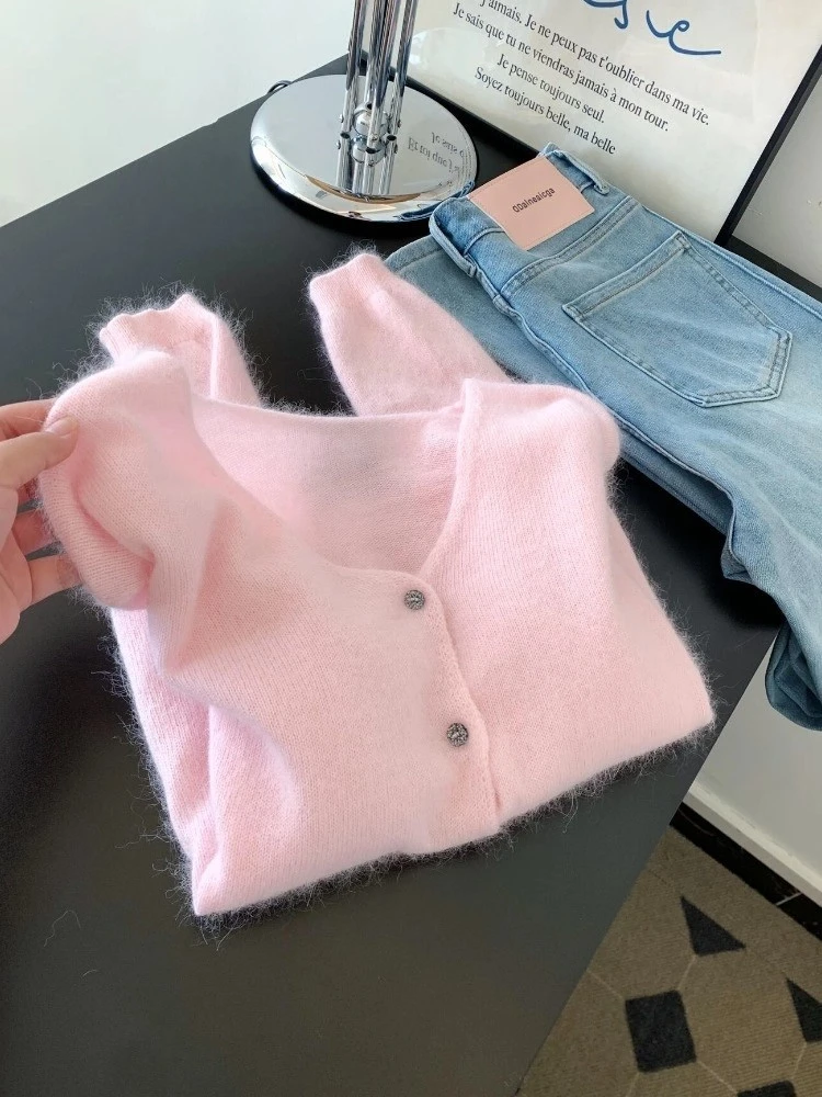 【现货】韩系氛围感秋穿搭温柔甜美奶fufu慵懒粉色V领纽扣针织衫女